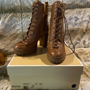 NIB Michael Kors Yvonne Booties size 8M Gorgeous Tan Leather. ✨